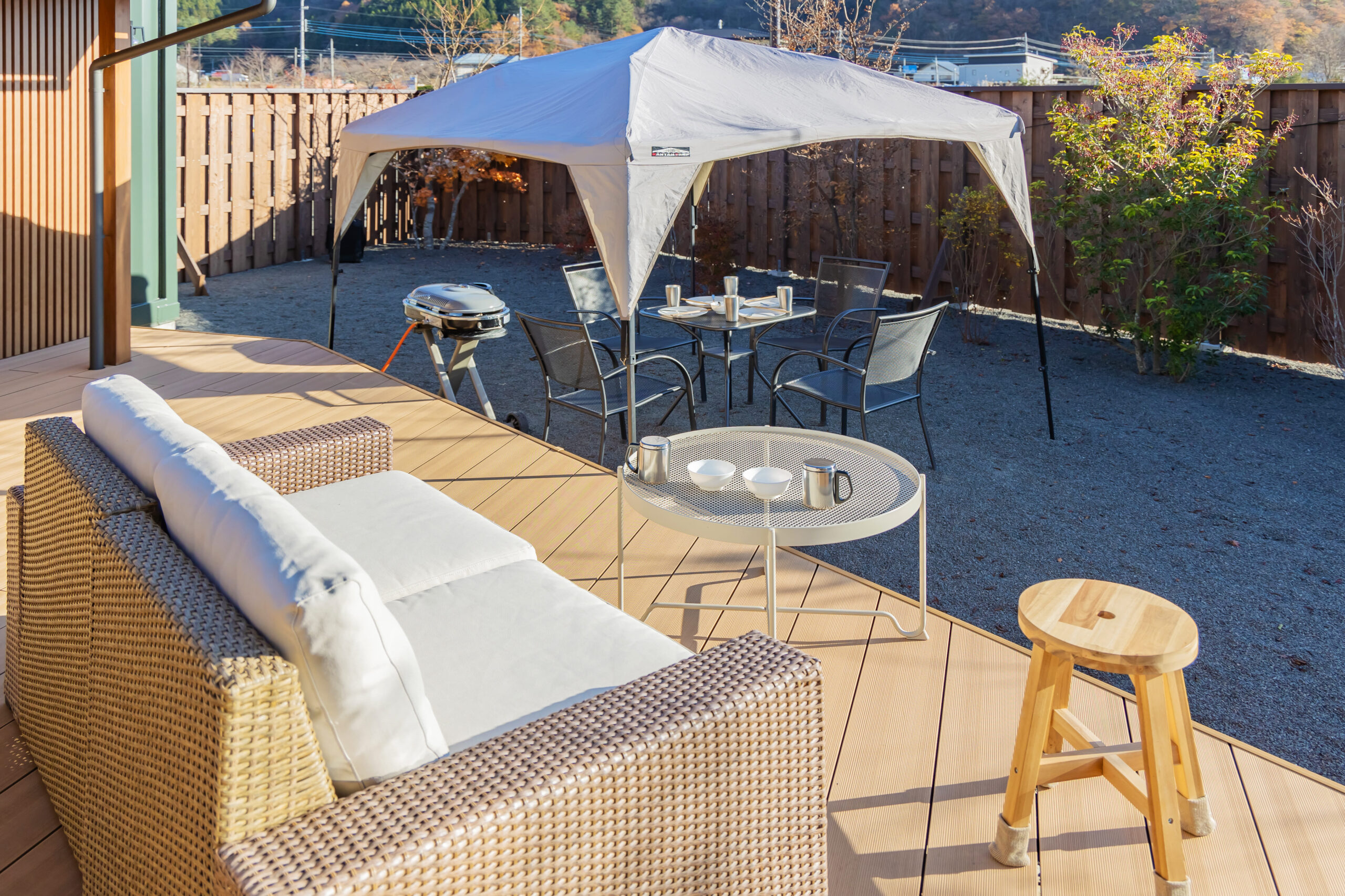 河口湖 BASE DOME GLAMPING 登り坂(公式写真3)