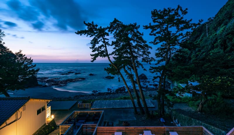 KAWAZU BEACH HOUSE BLUE MOON