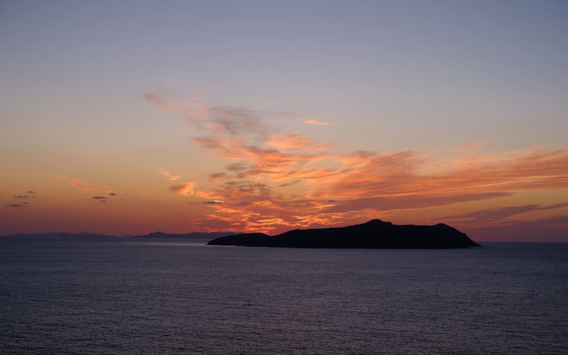 ON THE CLIFF(公式写真4)