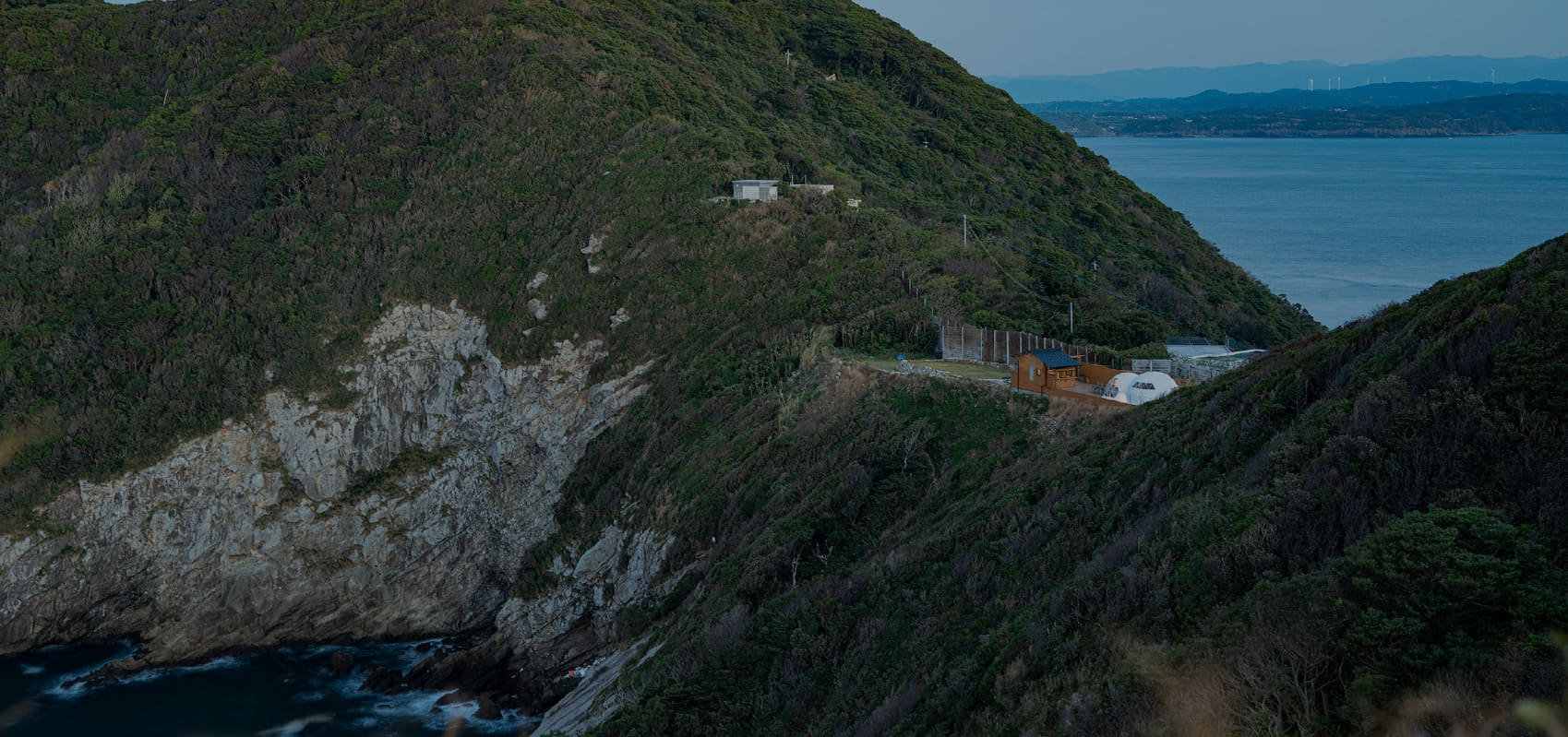 ON THE CLIFF(公式写真11)